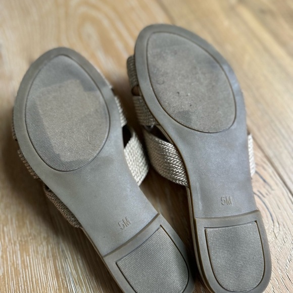 Bandolino rose Gold Sandals with Criss-Cross Strap - Picture 10 of 10